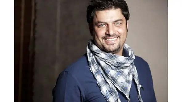 بازیگر معروف بادیگارد شد