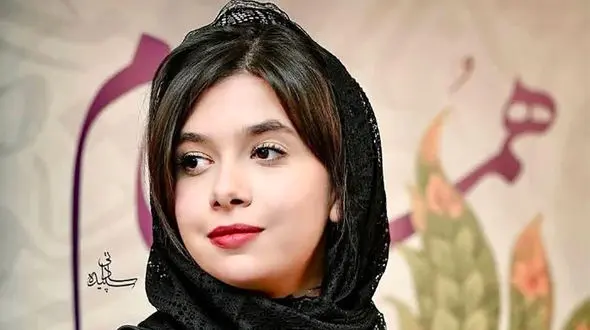فیلم / یادی کنیم از صحبت های نفس بازغی بازیگر سریال صفا با خانواده اوایل بازیگری: هیچ وقت همسن های من فکر نمی کنن در چنین موقعیتی گیر کنن / هیشکی جز خانواده ام هوامو نداشت