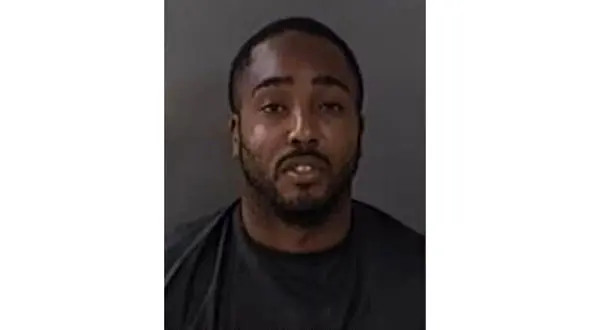 اقدام هولناک مجرم فراری با کودک 2 ماهه اش در محاصره پلیس + عکس / امریکا