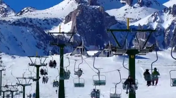 پیست اسکی آلوارس سرعین باز شد/ آماده پذیرش گردشگران و ورزشکاران ورزش های زمستانی هستیم