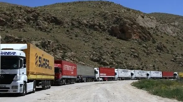 رانندگان عراقی اعتصاب کردند؛ مرز خسروی مسدود شد
