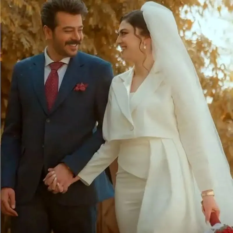 استایل مراسم عقد مریم مومن