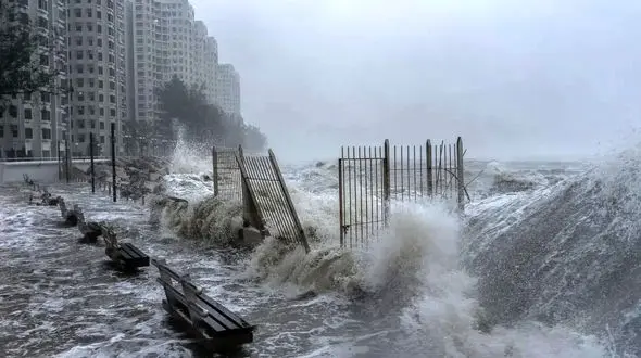 Deadly Typhoon Ragasa Forces Mass Evacuations in Southern China After Devastating Taiwan + Video