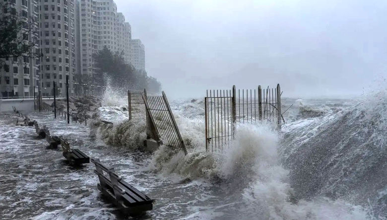 Deadly Typhoon Ragasa Forces Mass Evacuations in Southern China After Devastating Taiwan + Video