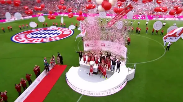 تبریک بازیکنان بوندس ‎لیگا به مناسبت سال نو میلادی + فیلم