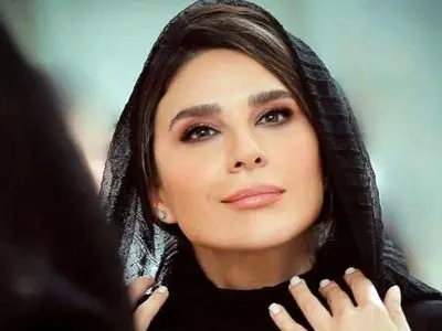 عکس/ پوشش طراحی شده سحر دولتشاهی با نماد زیبای ایران باستان/ لباسی که شما را به یاد هخامنشیان میاندازد