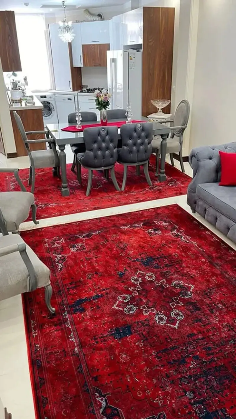 فرش قرمز