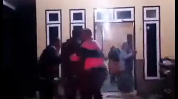 ترس و دلهره میهمانان جشن عروسی از زلزله ! + فیلم