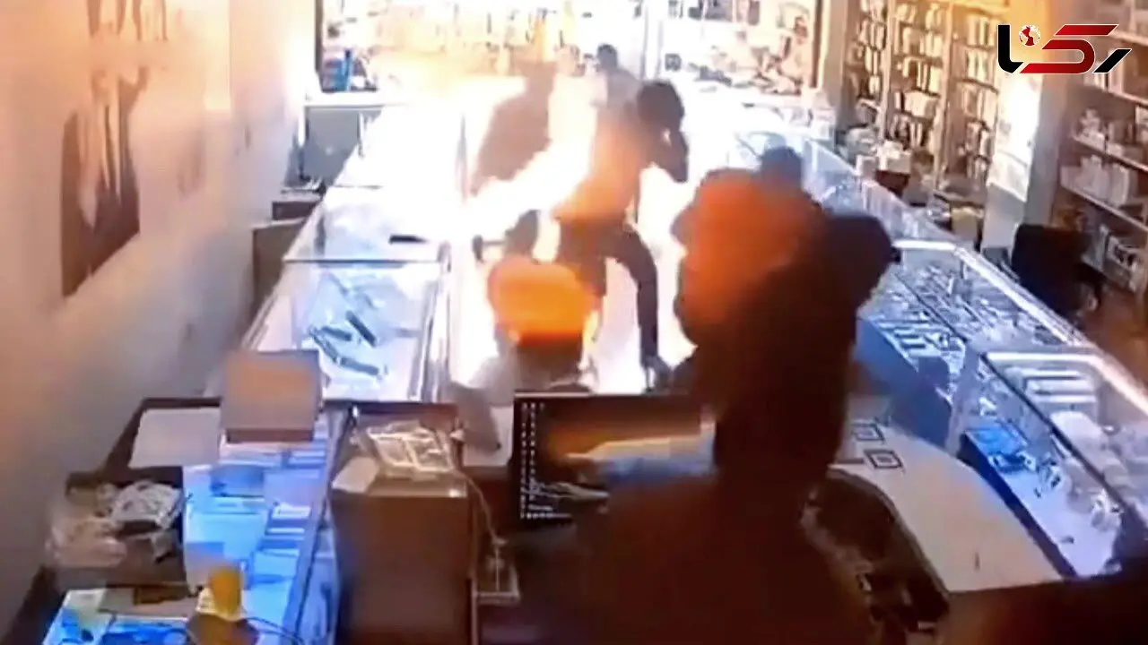 فیلم انفجار موبایل در صورت یک مرد / چین
