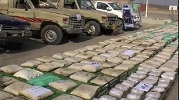 فرار تبهکار بزرگ با چادر زنانه از عروسی دخترش / پلیس زاهدان او را شناسایی کرده بود