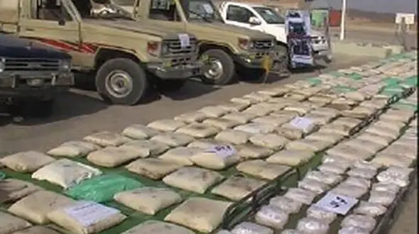 فرار تبهکار بزرگ با چادر زنانه از عروسی دخترش / پلیس زاهدان او را شناسایی کرده بود