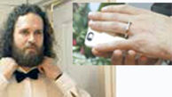 ازدواج با گوشی تلفن هوشمند+عکس داماد و عروس دیجیتالی اش