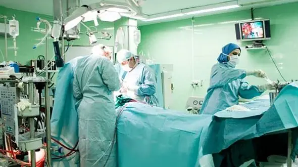 پزشک پای راست را به‌جای پای چپ عمل کرد / این اشتباه مرگبار پزشکی در اراک رخ داد