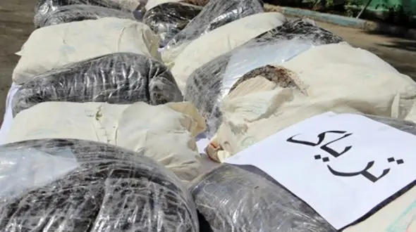 کشف 51 کیلو تریاک از بنز تک در "خاتم"