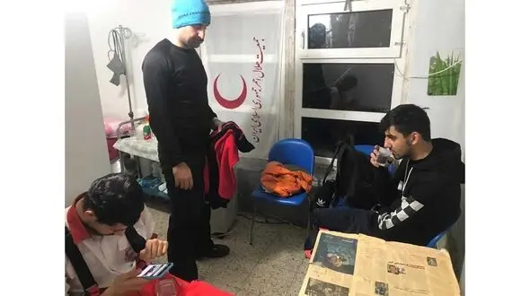 این جوان کم مانده بود یخ بزند ! + عکس