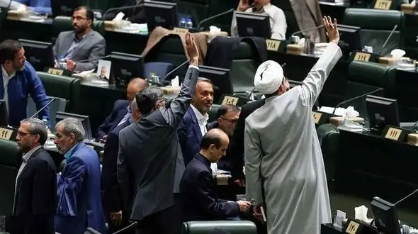 چرا سوپرانقلابی‌ها به صف براندازان پیوسته‌اند؟ راز همصدایی عجیب!