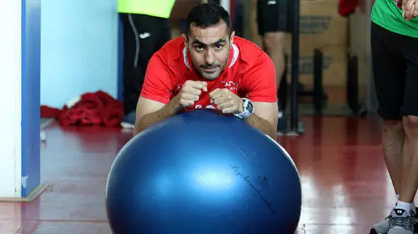 هافبک پرسپولیس آزمایش فنی می‌شود