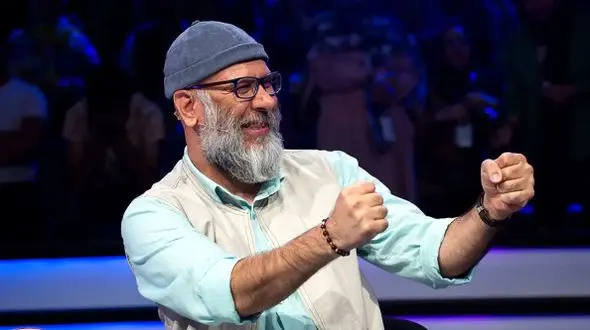 فیلم آواز شاد/ محمد بحرانی واسونک شیرازی خوند /  داورا به وجد اومدن از جاشون بلند شدن برای رقص