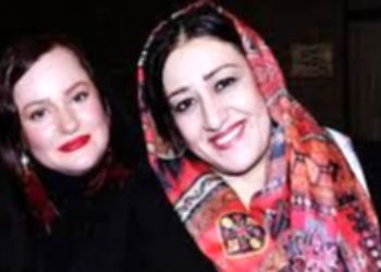 قاب قدیمی از جوانی فاطمه هاشمی و نعیمه نظام دوست