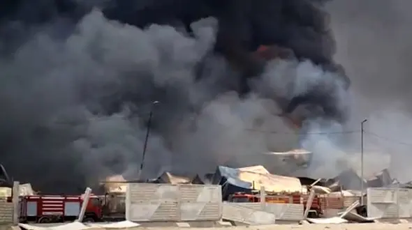 فیلم شعله ور شدن کانتینرهای جدید امروز صبح در بندر شهید رجایی