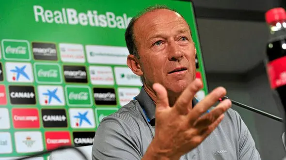 اشتباه مترجم پرسپولیسی ها در هنگام ورود کالدرون 