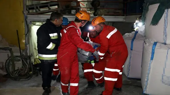 مرگ دلخراش تکنسین مشهدی تعمیرات در میکسر خط تولید 