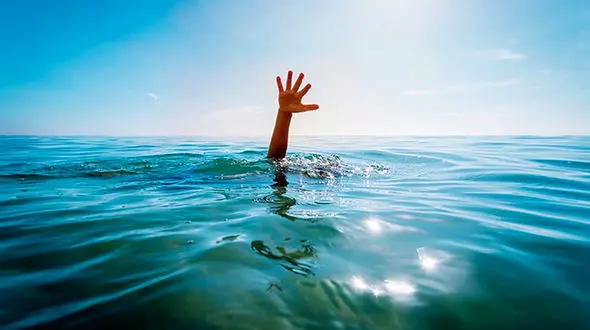 غرق شدن جوان 18 ساله در استخر