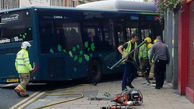 ورود اتوبوس به بانک منجر به مرگ یک زن شد+عکس