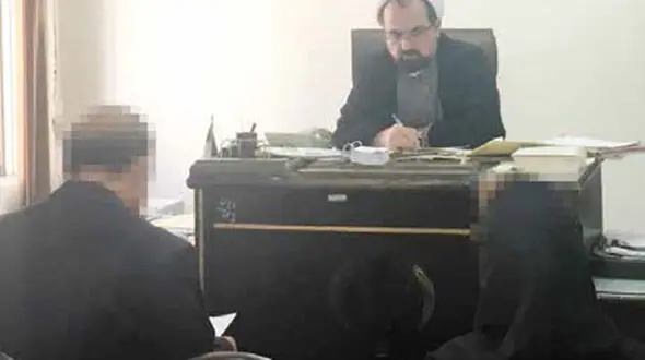 دختر جوان در پارکینگ خانه پزشک معروف تهرانی چه می کرد؟ +عکس