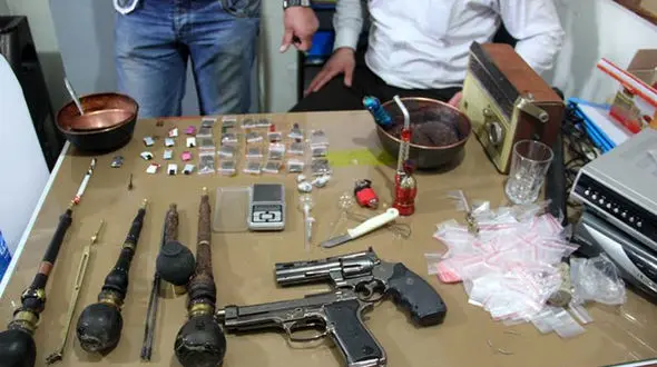 ساقی افیونی دانشجویان معتاد دستگیر شد / آلبوم خلافکاری های متهم + عکس