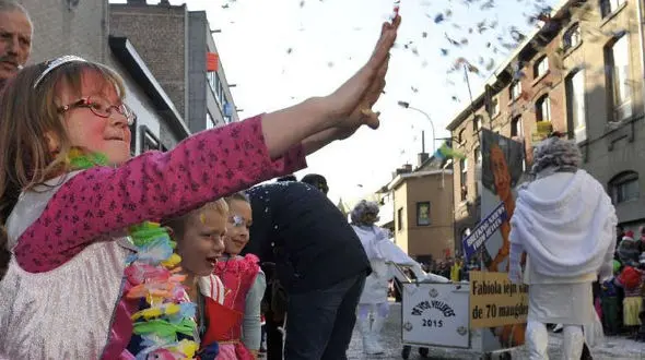 جشن‌های سنتی مردم بلژیک در خیابان‌ها