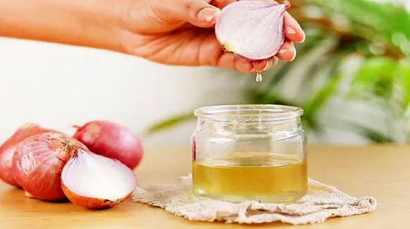 درخشان شدن پوست با آب پیاز
