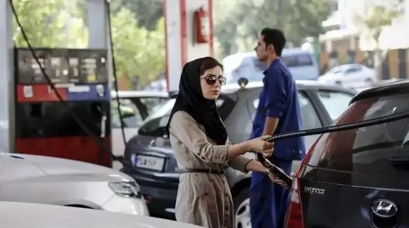 راهنمای دریافت سهمیه بنزین / فقط صاحبان خودروهای کمتر از یک میلیارد تومانی بخوانند
