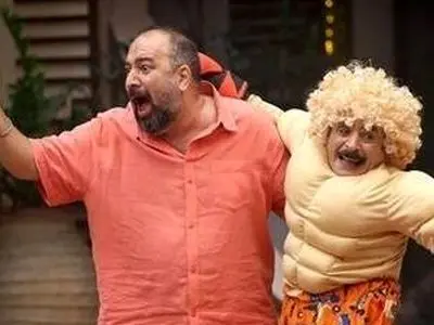 فیلم/ یادی کنیم از شوخی دستی آقا رشید در جوکر که صدای علیخانی رو درآورد/ علیخانی میگه لمس تو جوکر ممنوعه، رشید به سیم آخر زده 