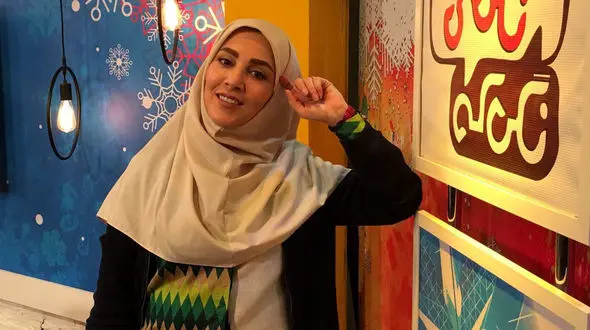 ژیلا صادقی: احسان علیخانی دَله نیست برنامه فاخر میسازه ولی یه سریا شو آف میکنن!+فیلم