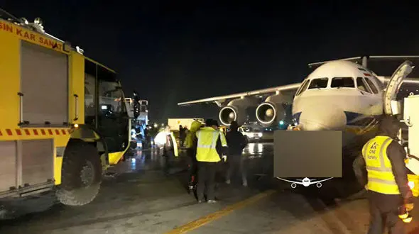 تصادف خودرو با هواپیما در فرودگاه مهرآباد+ عکس