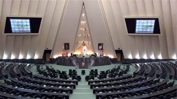 انتظارات از مجلس دوازدهم با تعطیلات سه هفته‌ای جور نیست!