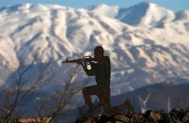 فیلم لحظات نفس‌گیر از دستگیری یک خرابکار در کوه‌های تهران توسط سپاه پاسداران
