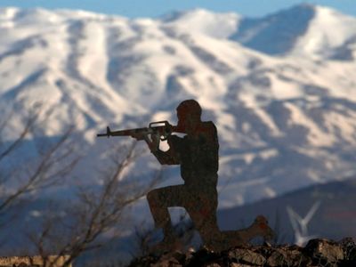 فیلم لحظات نفس‌گیر از دستگیری یک خرابکار در کوه‌های تهران توسط سپاه پاسداران