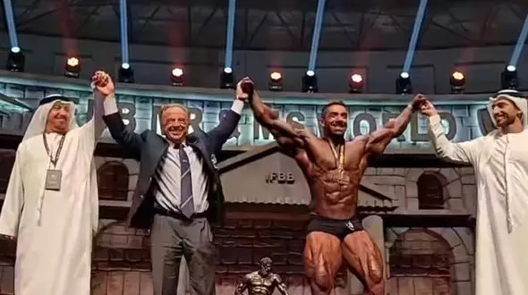 اهدای جایزه ۲۰ هزار دلاری به بدنساز ایرانی