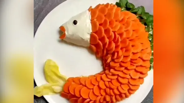 آموزش تزئین سالاد الویه به شکل ماهی + فیلم