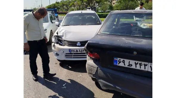 تصادف زنجیره ای در میدان امام حسین(ع) + عکس