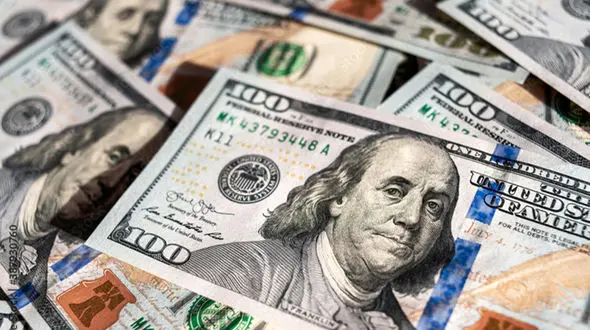 قیمت دلار آمریکا امروز جمعه 6 تیر 1404 / دلار در مرز 83 هزار تومان آرام گرفت