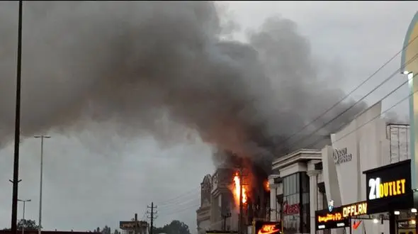 آتش‌سوزی گسترده در کلارآباد / عملیات مهار همچنان ادامه دارد