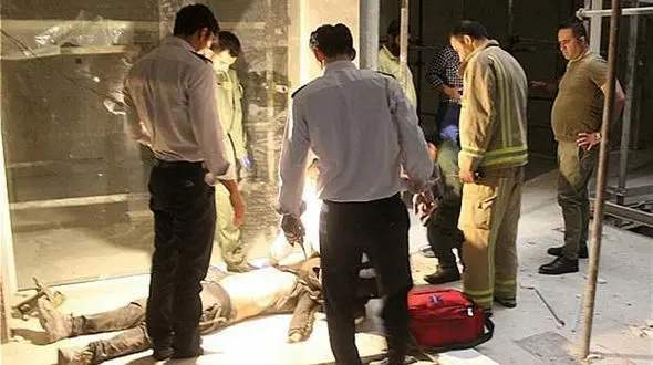  سقوط کابین آسانسور روی سرویس‌کار