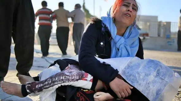 جان مادر برخیز کودک نمکین ام!+ تلخ ترین عکس در زلزله