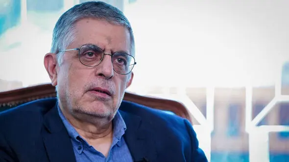 کرباسچی :پزشکیان هرچقدر کوتاه بیاید تندروها جری‌تر می شوند/ وفاق هم حد و مرزی دارد / همتی فکر نمی‌کرد روزی از جبهه پایداری رأی اعتماد بخواهد