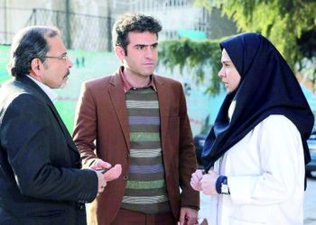 فیلم/ سکانس خنده دار لیسانسه ها؛ وقتی داماد رو به زور میبرن خواستگاری!