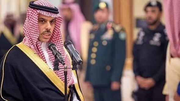 پس از ۱۵ سال، وزیر خارجه عربستان به بیروت رفت
