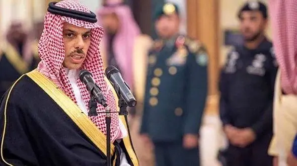 پس از ۱۵ سال، وزیر خارجه عربستان به بیروت رفت